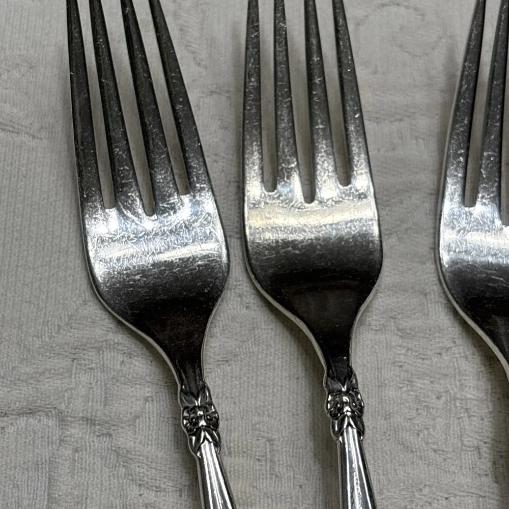 1965 GARLAND 1847 Rogers Bros IS Slotted 4 Dinner Forks Silver Plate Flatware